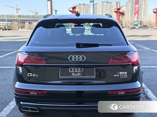 Audi Q5L 2022 Черный из Китая, фото 3