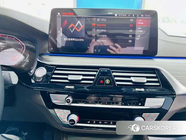 BMW 5 series 2022 Белый из Китая, фото 3