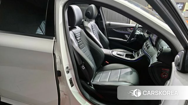 Mercedes-Benz E-Class W213 2021 Белый из Кореи, фото 3