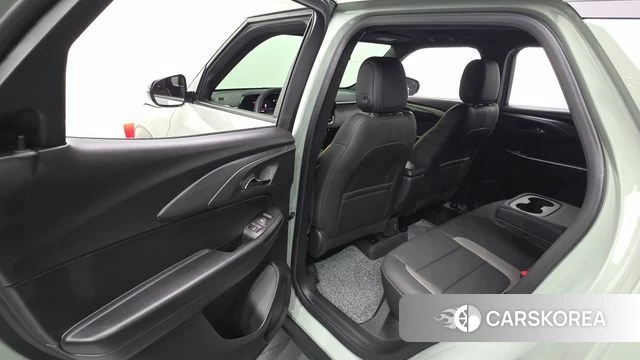 Chevrolet (GM Daewoo) The New Trail Blazer 2025 Темно-зеленый из Кореи, фото 3