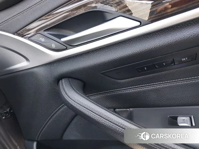 BMW 5 Series (G30) 2022 Серый из Кореи, фото 3