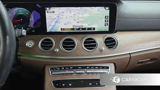 Mercedes-Benz E-Class W213 2021 Белый из Кореи, фото 3