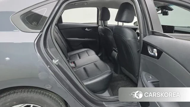 Kia The New K3 2nd generation 2022 Серый из Кореи, фото 3