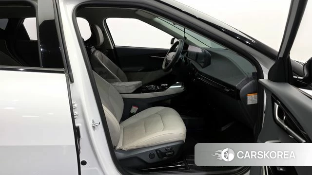 Kia EV6 2022 Белый из Кореи, фото 3