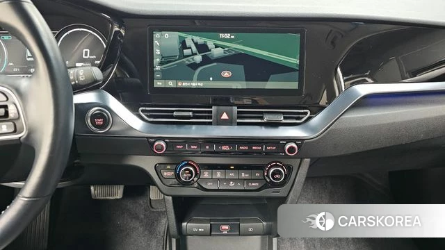 Kia Niro Plus 2023 Белый из Кореи, фото 3