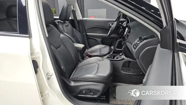 Jeep Compass 2nd Generation 2018 Белый из Кореи, фото 3