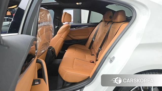 BMW 5 Series (G30) 2021 Белый из Кореи, фото 3