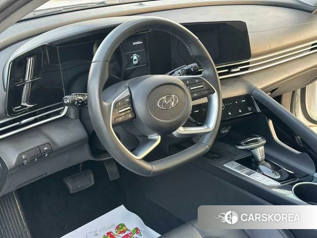 Hyundai Elantra 2023 Белый из Китая, фото 3