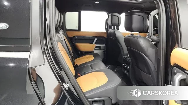 Land Rover Defender (L663) 2023 Черный из Кореи, фото 3