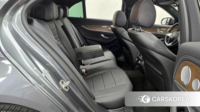 Mercedes-Benz E-Class W213 2021 Серый из Кореи, фото 3