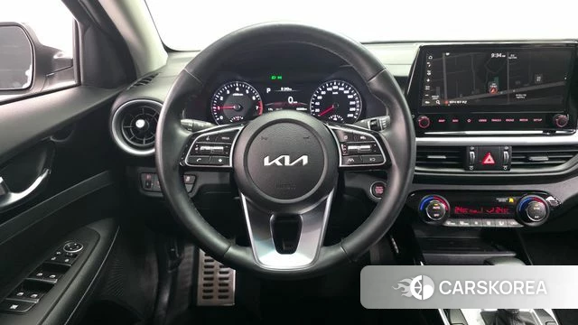 Kia The New K3 2nd generation 2024 Белый из Кореи, фото 3