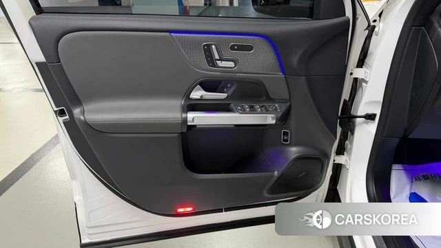 Mercedes-Benz EQB X243 2023 Белый из Кореи, фото 3
