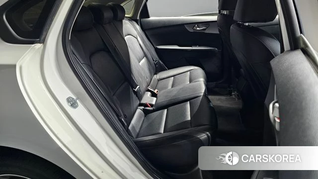 Kia The New K3 2nd generation 2021 Белый из Кореи, фото 3