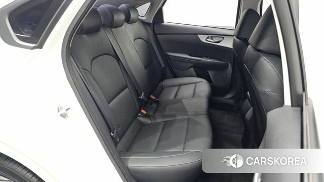 Kia The New K3 2nd generation 2022 Белый из Кореи, фото 3