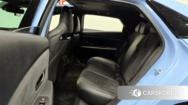 Hyundai Avante (CN7) 2022 Светло-серебряный цвет из Кореи, фото 3