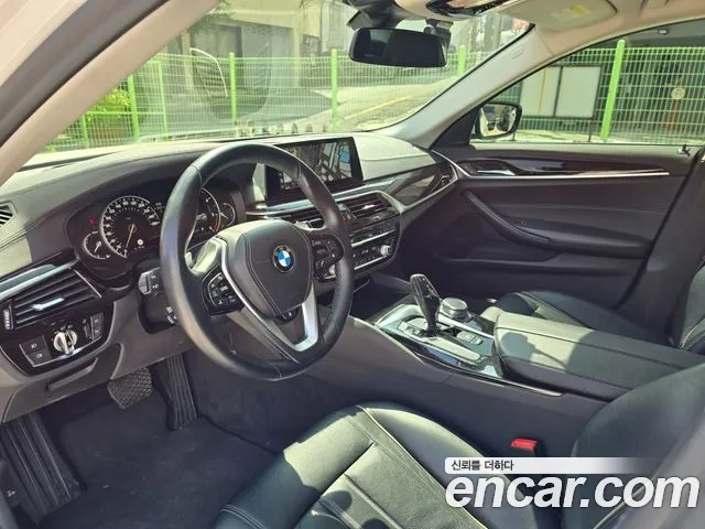 BMW 5 Series (G30) 2018 Белый из Кореи, фото 3