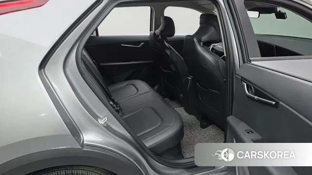 Kia Di Ol Nu Niro 2022 Серебристо-серый из Кореи, фото 3