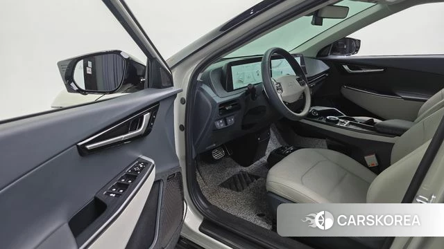 Kia EV6 2022 Жемчужный цвет из Кореи, фото 3