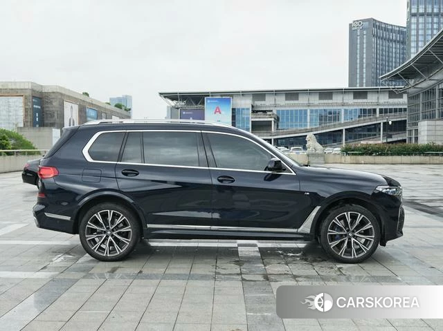 BMW X7 2021 Черный из Китая, фото 3