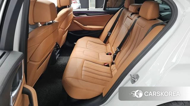 BMW 5 Series (G30) 2022 Белый из Кореи, фото 3