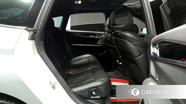 BMW 6 Series GT (G32) 2022 Серебристо-серый из Кореи, фото 3