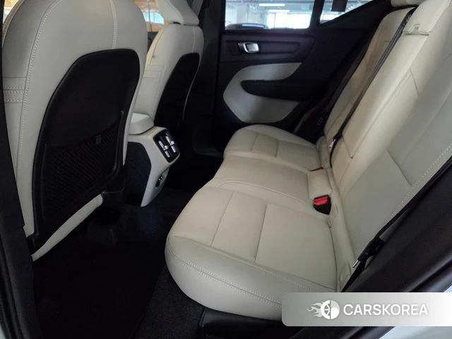 Volvo XC40 2026 Белый из Кореи, фото 3