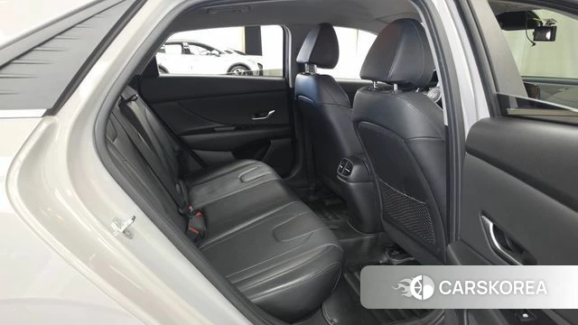 Hyundai Avante (CN7) 2021 Серебристо-серый из Кореи, фото 3