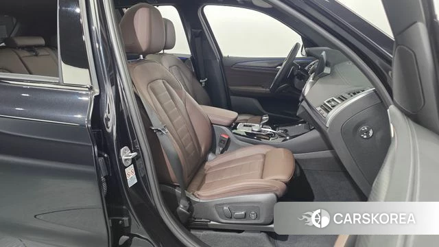 BMW X3 (G01) 2024 Черный из Кореи, фото 3