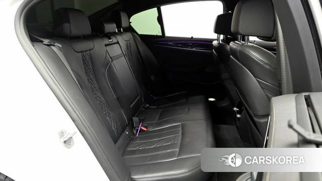 BMW 5 Series (G30) 2022 Белый из Кореи, фото 3