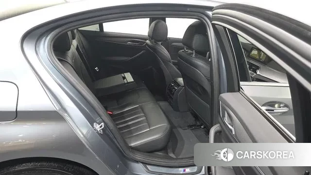 BMW 5 Series (G30) 2018 Серый из Кореи, фото 3