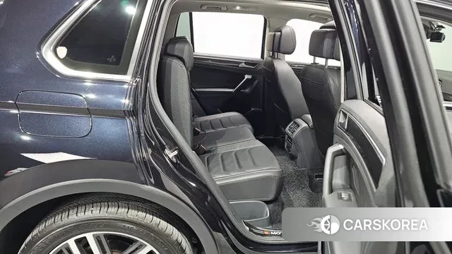 Volkswagen Tiguan second Generation 2022 Черный из Кореи, фото 3