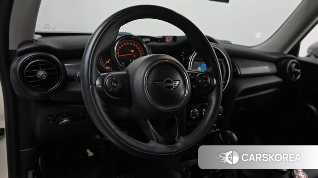 Mini Cooper 2018 Жемчужный цвет из Кореи, фото 3