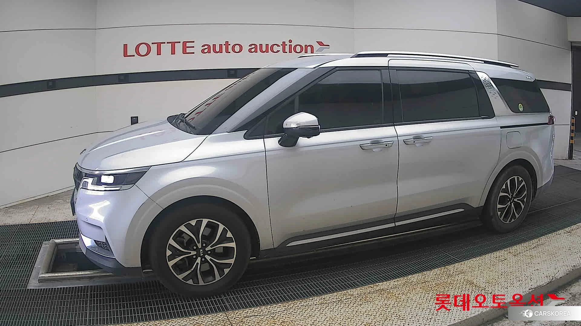 Kia Carnival 2021 Silky Silver из Кореи, фото 3