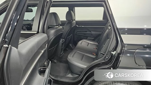 Ssangyong Torres 2022 Черный из Кореи, фото 3
