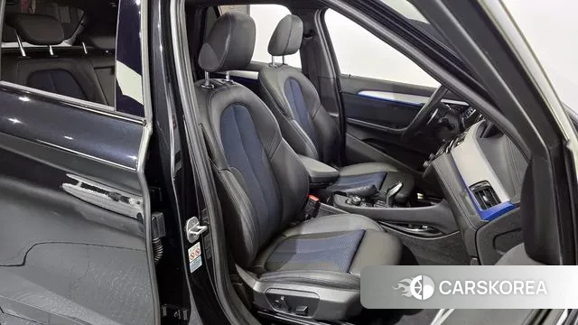 BMW X1 (F48) 2020 Черный из Кореи, фото 3