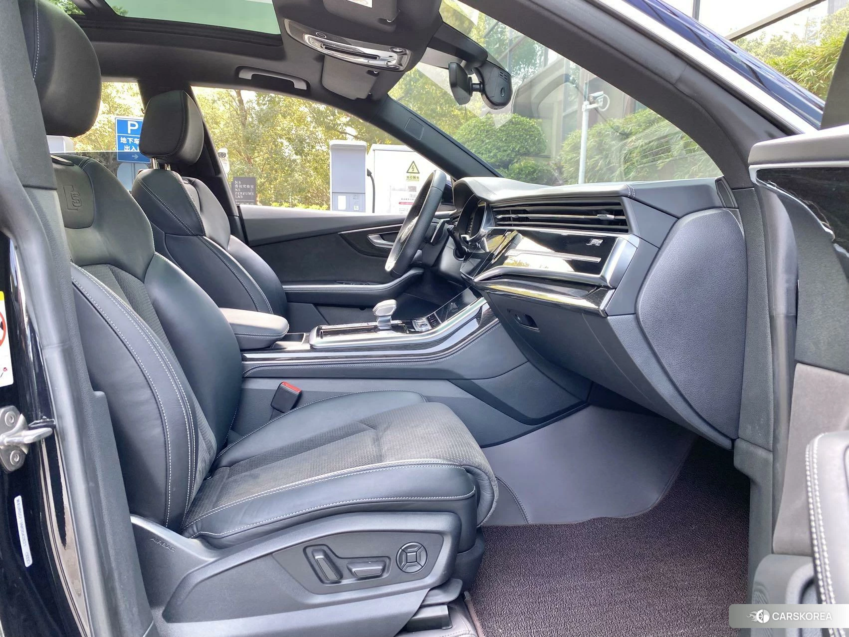 Audi Q8 2020 Черный из Китая, фото 3