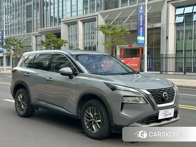 Nissan Qijun 2022 Темно-серый из Китая, фото 3