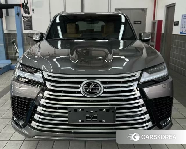 Lexus LX 2025 Темно-серый из Китая, фото 3