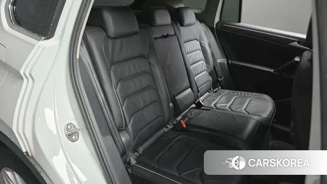 Volkswagen Tiguan second Generation 2018 Белый из Кореи, фото 3