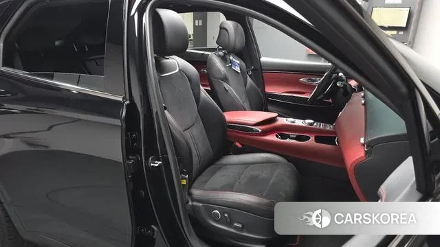 Genesis GV70 2021 Черный из Кореи, фото 3