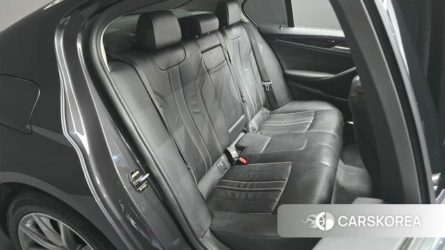 BMW 5 Series (G30) 2018 Серый из Кореи, фото 3