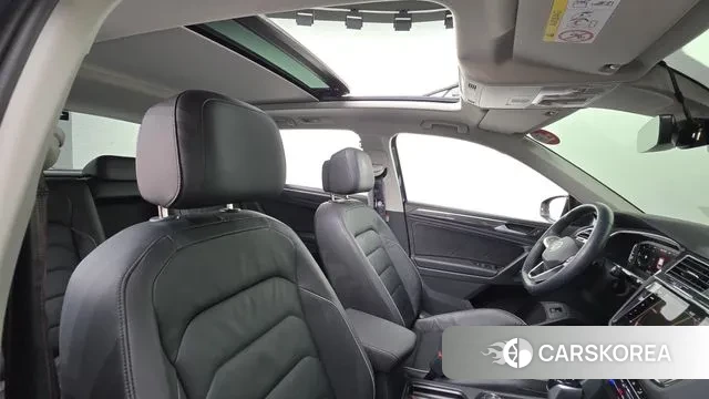 Volkswagen Tiguan second Generation 2022 Синий из Кореи, фото 3