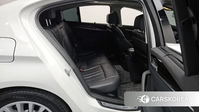 BMW 5 Series (G30) 2022 Белый из Кореи, фото 3