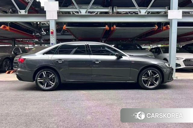 Audi A4L 2022 Темно-серый из Китая, фото 3