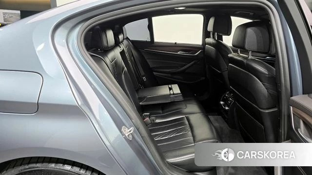 BMW 5 Series (G30) 2018 Серый из Кореи, фото 3