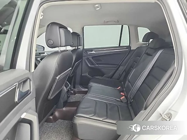 Volkswagen Tiguan second Generation 2018 Серебряный из Кореи, фото 3