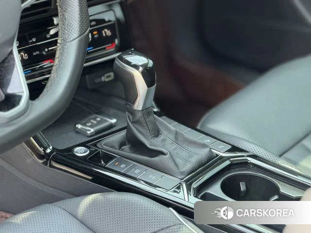 Volkswagen Passat 2022 Черный из Китая, фото 3