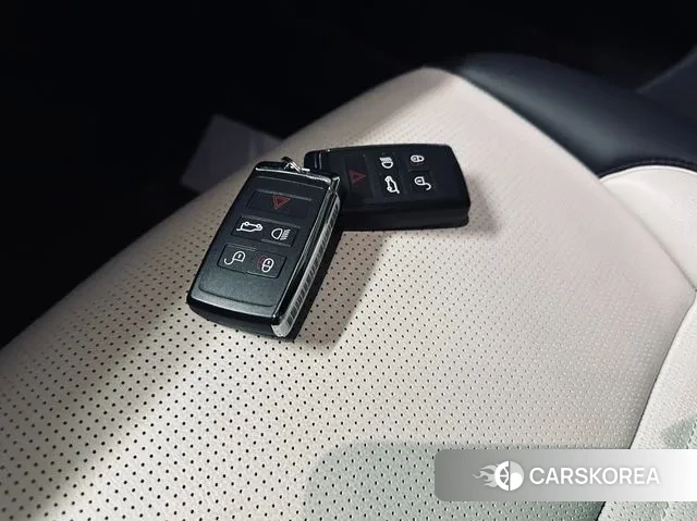 Land Rover Discovery Sports 2nd Generation 2025 Белый из Кореи, фото 3