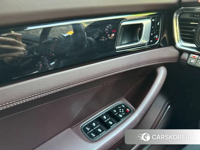 Porsche Panamera (971) 2018 Черный из Кореи, фото 3