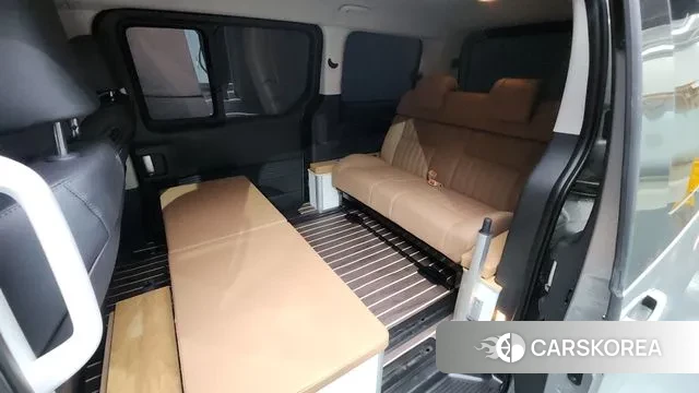 Hyundai Staria 2025 Серебряный из Кореи, фото 3